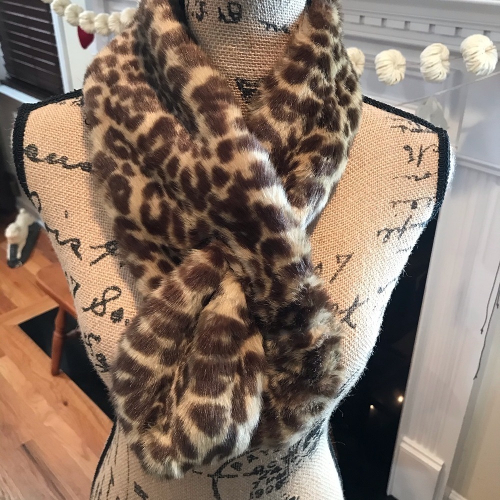 🐆 Faux Fur Wrap/Scarf
